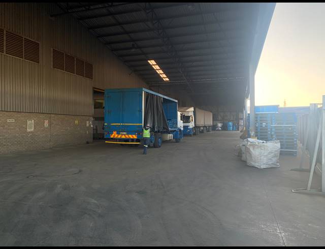 4,082M² WAREHOUSE FOR SALE IN MEISIES HALT